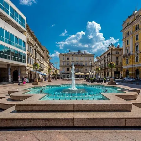 Gostinjska kuća Theodora *